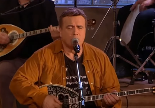 Πέθανε ο τραγουδιστής Μανώλης Λιδάκης