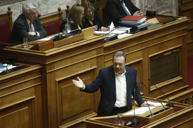 Βουλή: Αποχώρησε ο ΣΥΡΙΖΑ από τη συζήτηση για Τριαντόπουλο