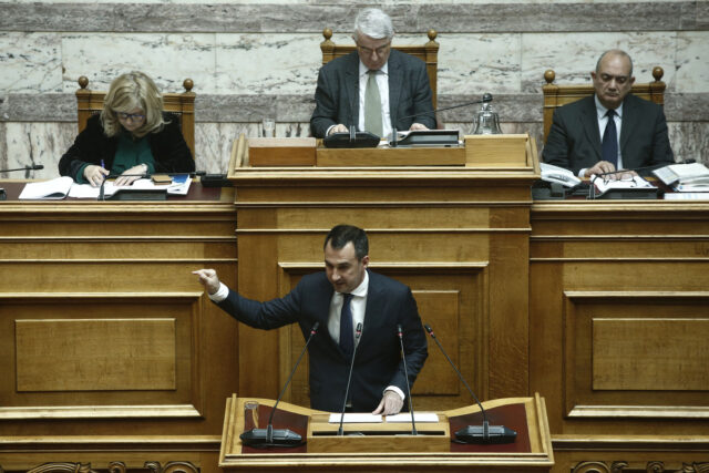 Βουλή – Αλ. Χαρίτσης: «Η κυβέρνηση έχει χάσει τη δεδηλωμένη της κοινωνίας»