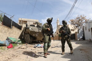 Nεκροί δύο Παλαιστίνιοι από ισραηλινά πυρά στη Δυτική Όχθη