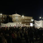 Τέμπη: Με συναυλία και απαγγελίες κειμένων ξεκίνησε η συγκέντρωση στο Σύνταγμα