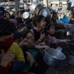 Οι Γιατροί Χωρίς Σύνορα κατηγορούν το Ισραήλ ότι χρησιμοποιεί την ανθρωπιστική βοήθεια ως «εργαλείο πολέμου»