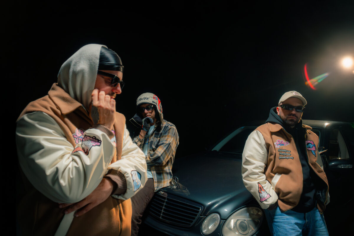 CR3AM T3AM, Mikros Kleftis, Hatemost, V