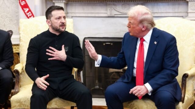 VIral έγινe η σφοδρή σύγκρουση Τραμπ-Ζελένσκι, σε ζωντανή μετάδοση από το Οβάλ Γραφείο