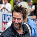 Ο Κιάνου Ριβς στον ρόλο κακού σε ταινία των Weezer