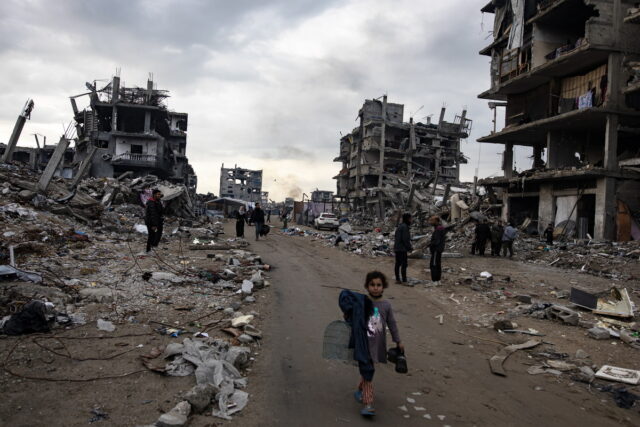 Το Ισραήλ βομβάρδισε κλινική στη Γάζα – Εννέα παιδιά ανάμεσα στα θύματα [ΒΙΝΤΕΟ]