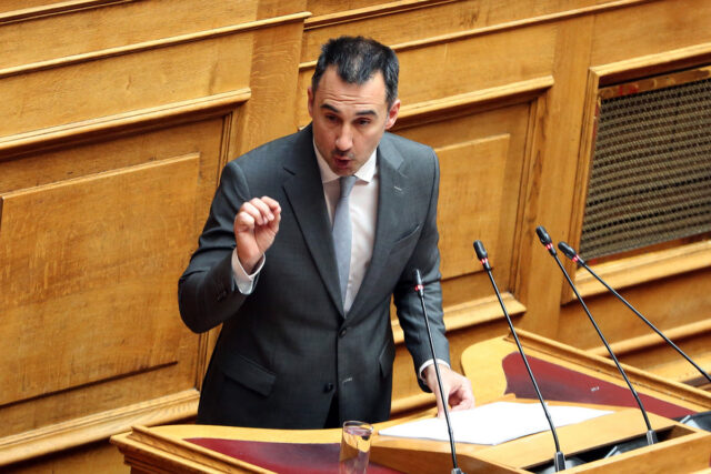 Αλ. Χαρίτσης για εξοπλιστικά: «Κάνετε μπίζνες και πουλάτε πατριωτισμό»