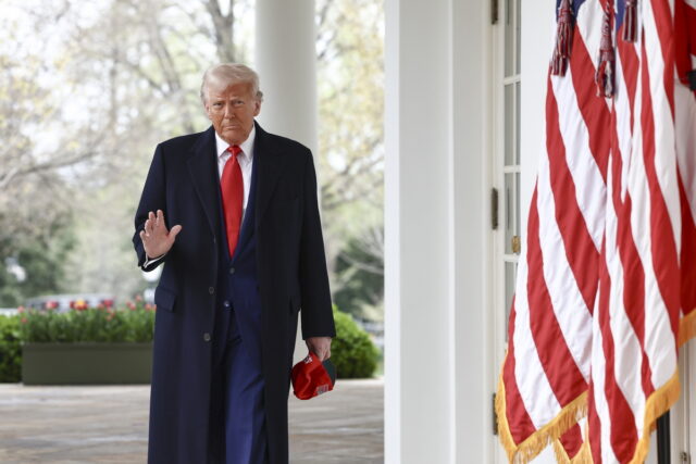 ΗΠΑ: Ο Ντόναλντ Τραμπ κήρυξε εμπορικό πόλεμο κατά πάντων