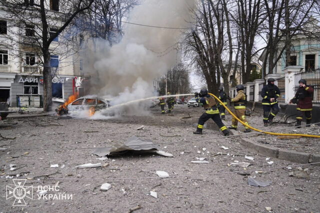 Ουκρανία: Τέσσερις άμαχοι νεκροί από ρωσικούς βομβαρδισμούς στο Χάρκοβο