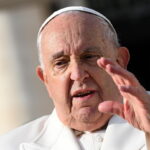 Σε λαϊκό προσκύνημα η σορός του πάπα Φραγκίσκου από σήμερα