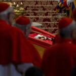 Βατικανό: Το πρόβλημα που ενδέχεται να προκύψει στο κονκλάβιο των καρδιναλίων για την εκλογή νέου πάπα