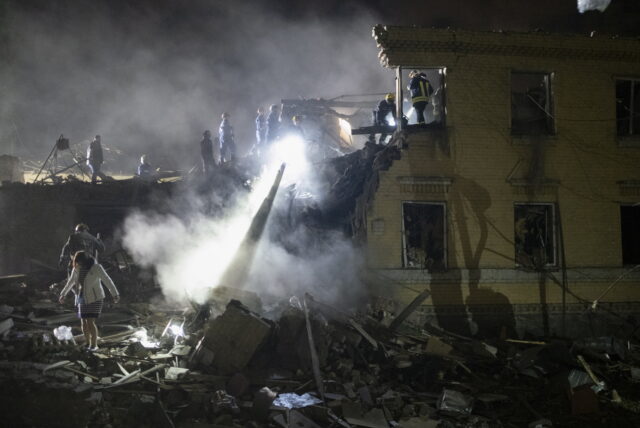 Ουκρανία: Η Ρωσία χτύπησε με πυραύλους και drones το Κίεβο