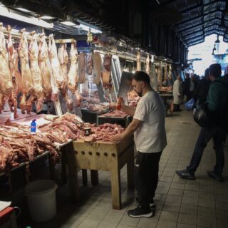 Πόσο θα κοστίσει φέτος το πασχαλινό τραπέζι