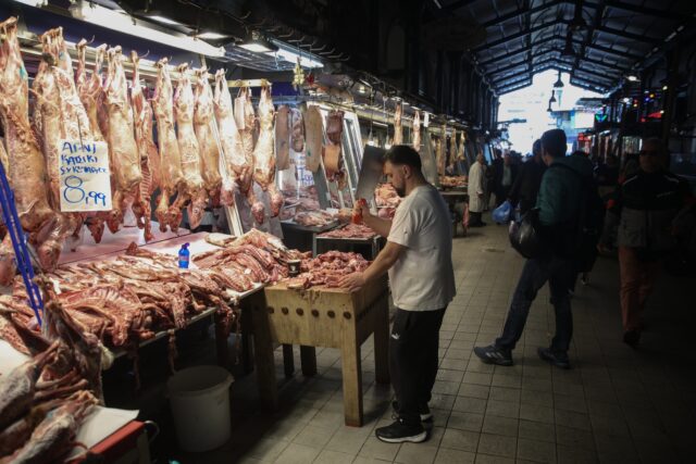 Πόσο θα κοστίσει φέτος το πασχαλινό τραπέζι