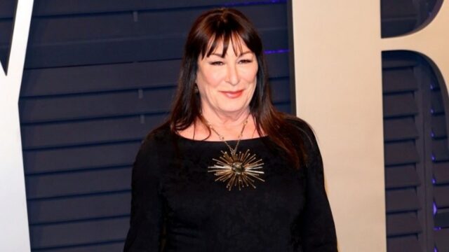 Η εξομολόγηση της Αντζέλικα Χιούστον για τη μάχη της με τον καρκίνο