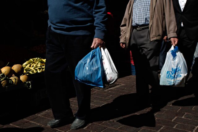 Εορταστικό ωράριο: Πώς θα λειτουργήσουν τα καταστήματα