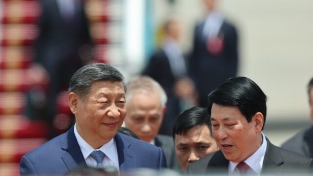 Κίνα: Ο πρόεδρος Σι Τζινπίγνκ πραγματοποιεί περιοδεία στη νοτιοανατολική Ασία