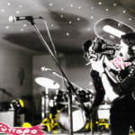 Το ντοκιμαντέρ του Λάκη Παπαστάθη «Χαίρω Πολύ, Σαββόπουλος», απόψε στο Μουσείο Μπενάκη