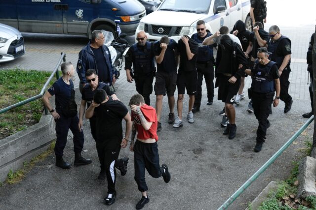 Θεσσαλονίκη: Στον εισαγγελέα οι 28 συλληφθέντες για συμμετοχή σε εγκληματική οργάνωση