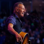 Μπρους Σπρίνγκστιν εναντίον Ντόναλντ Τραμπ: «Η Αμερική βρίσκεται στα χέρια μιας ανίκανης, διεφθαρμένης κυβέρνησης»