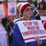 ΗΠΑ: Η κυβέρνηση Τραμπ θέλει να στερήσει κάθε δημόσια χρηματοδότηση από το Χάρβαρντ