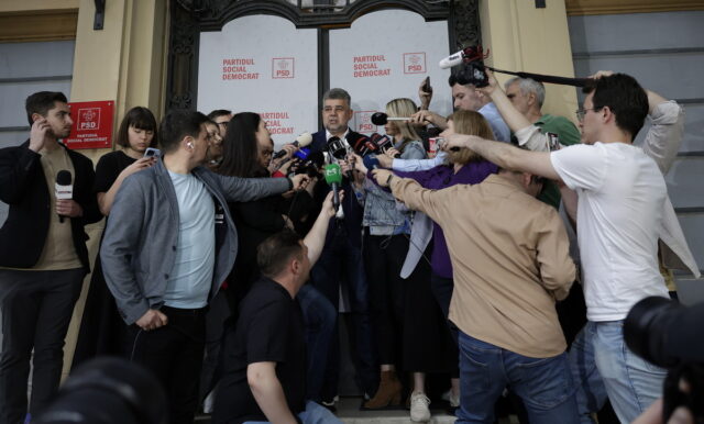 Εντείνεται η πολιτική κρίση στη Ρουμανία μετά την παραίτηση του πρωθυπουργού