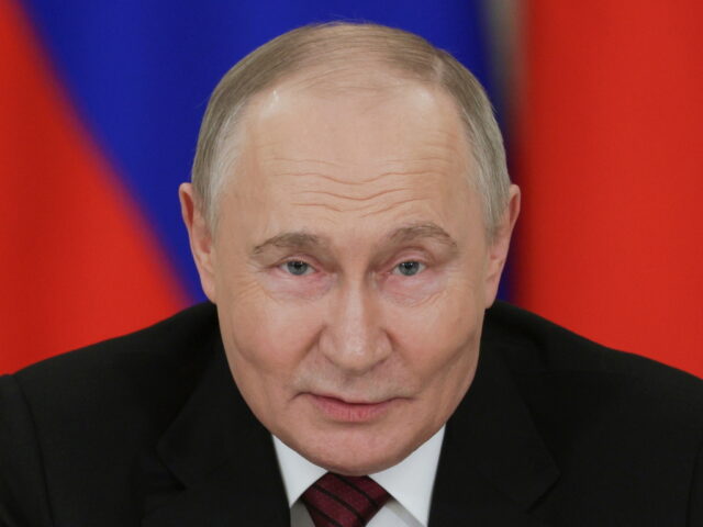 Ουκρανία: Ο Πούτιν ζητά να ενισχυθεί η ρωσική ταυτότητα στις περιοχές που έχει καταλάβει η Μόσχα