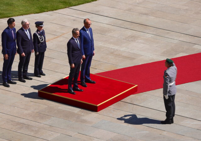 Γερμανία: Σε εξέλιξη οι συνομιλίες Μητσοτάκη με τον καγκελάριο Μερτς