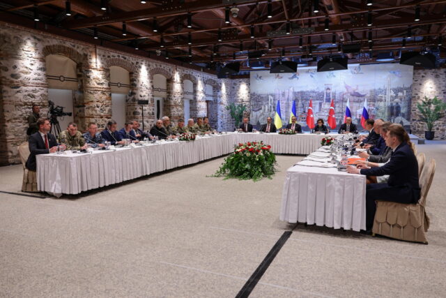 Κωνσταντινούπολη: Ολοκληρώθηκαν οι συνομιλίες Ρωσίας και Ουκρανίας