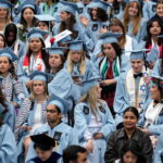 «Ελευθερώστε τον Μαχμούντ»: Διαμαρτυρία φοιτητών κατά την αποφοίτηση στο Κολούμπια