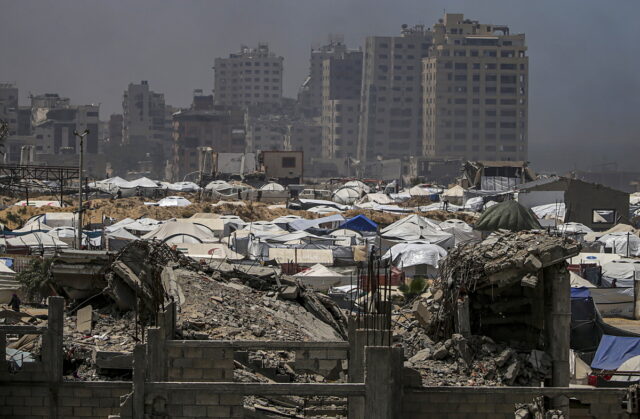 Γάζα: Πολύνεκρος ισραηλινός βομβαρδισμός σε καταυλισμό εκτοπισμένων