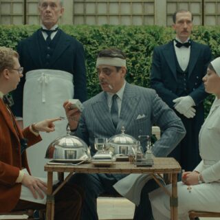 Φεστιβάλ Καννών 2025: Μια πρώτη ματιά στο Φοινικικό Σχήμα, τη νέα ταινία του Γουές Άντερσον 