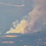 Μαίνεται εκτός ελέγχου η φωτιά στη Ριτσώνα [ΒΙΝΤΕΟ]