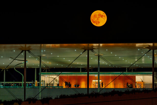 Full Moon Sleepovers: Το Πάρκο Σταύρος Νιάρχος ξενυχτάει