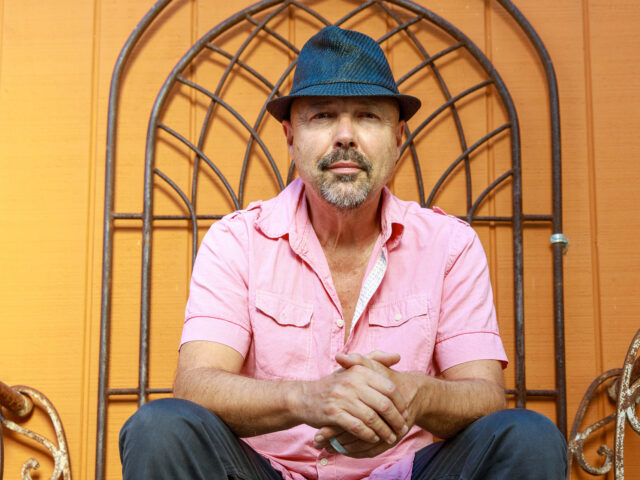 John Beasley: Σε δύσκολες εποχές, η μουσική γίνεται εργαλείο σκέψης και συναισθηματικής επεξεργασίας.