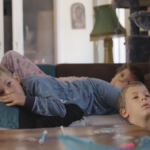 Το ντοκιμαντέρ μικρού μήκους “Mommies” έρχεται στο Onassis Channel