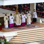 Πάπας Λέων: «Με επέλεξαν χωρίς να έχω καμία αξία, είμαι αδελφός και υπηρέτης σας»