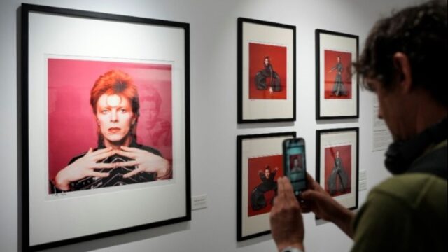 «Bowie X Sukita»: Έκθεση στη Βαρκελώνη τιμά τον Ντέιβιντ Μπόουι μέσα από φωτογραφίες του Masayoshi Sukita