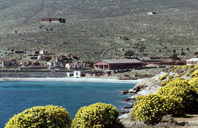 Επιστολή WWF στον υπουργό Περιβάλλοντος: «Σε 30 μέρες η Γυάρος μένει χωρίς προστασία»