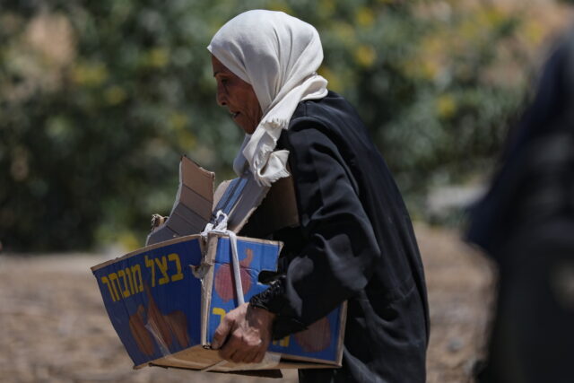 Ο ισραηλινός στρατός πυροβόλησε και σκότωσε για ακόμη μια φορά Παλαιστίνιους που περίμεναν ανθρωπιστική βοήθεια