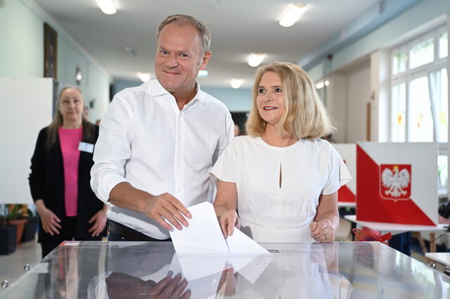 Πολωνία: Την ψήφο εμπιστοσύνης του κοινοβουλίου θα ζητήσει ο Τουσκ