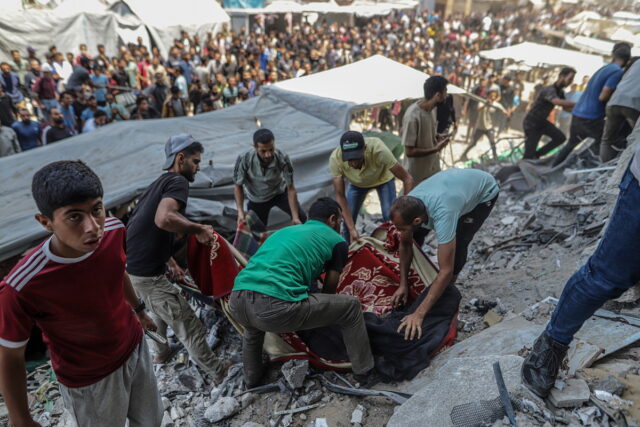 Γάζα: 12 Παλαιστίνιοι σκοτώθηκαν από ισραηλινό πλήγμα εναντίον σχολείου στη Χαν Γιούνις