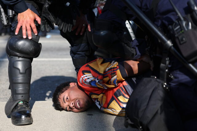 ΗΠΑ: Ο Τραμπ διατάζει να ενταθούν οι επιχειρήσεις κατά των μεταναστών σε Λος Άντζελες, Σικάγο και Νέα Υόρκη