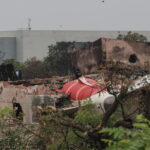 Συντριβή αεροπλάνου στην Ινδία: Συγκλονίζει η μαρτυρία του μοναδικού επιζώντα