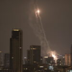 Νέα ιρανικά πλήγματα στο Ισραήλ: 4 νεκροί, 87 τραυματίες