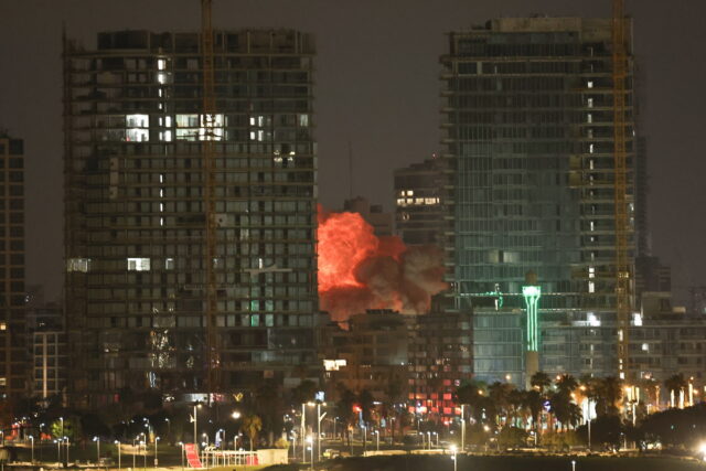 Νέο μπαράζ ιρανικών πυραυλικών επιθέσεων εναντίον του Ισραήλ