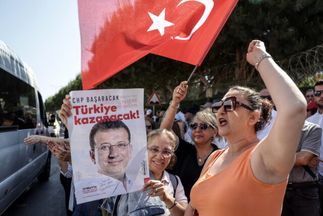 Τουρκία: Στις 11 Σεπτεμβρίου η δίκη του Εκρέμ Ιμάμογλου για πλαστογράφηση πτυχίου