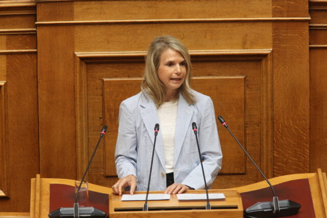Προανακριτική για Τέμπη – Μιλένα Αποστολάκη: «Η πρόταση της ΝΔ συνιστά προσβολή στην μνήμη των 57 νεκρών»