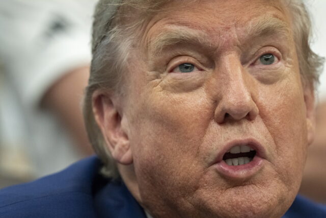 Ο Ντόναλντ Τραμπ δεν απέκλεισε χτύπημα των ΗΠΑ κατά του Ιράν