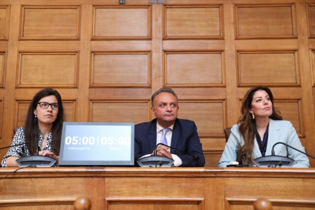 Προανακριτική: Μόνο Καραμανλή καλεί η ΝΔ – Αντιδράσεις από την αντιπολίτευση